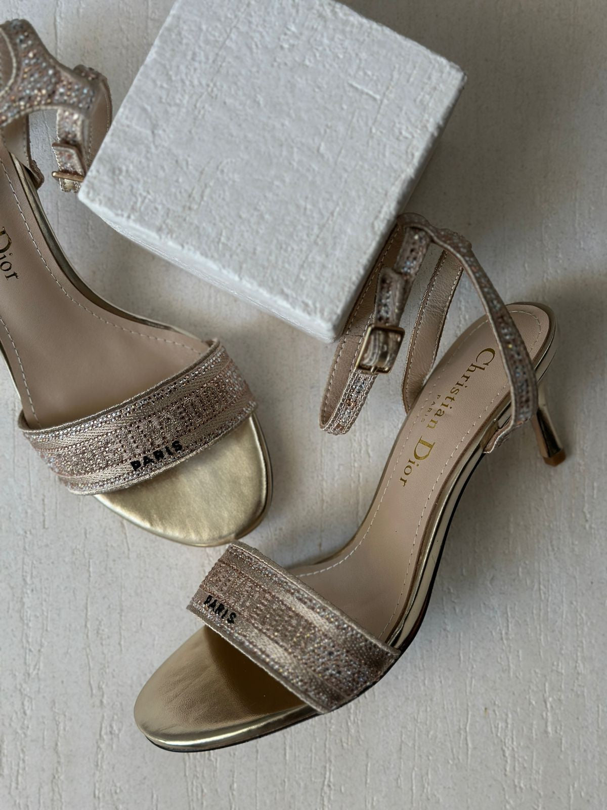 DIOR