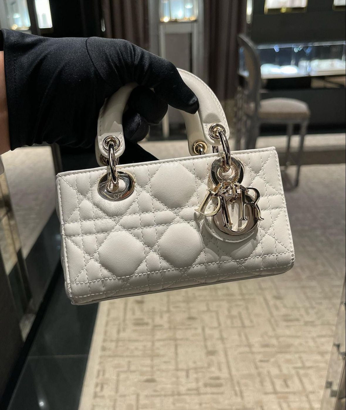 DIOR