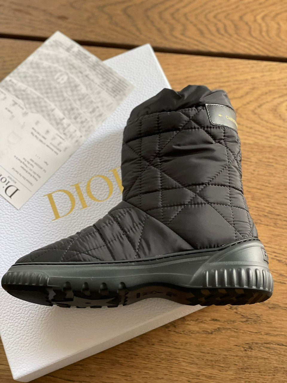 DIOR
