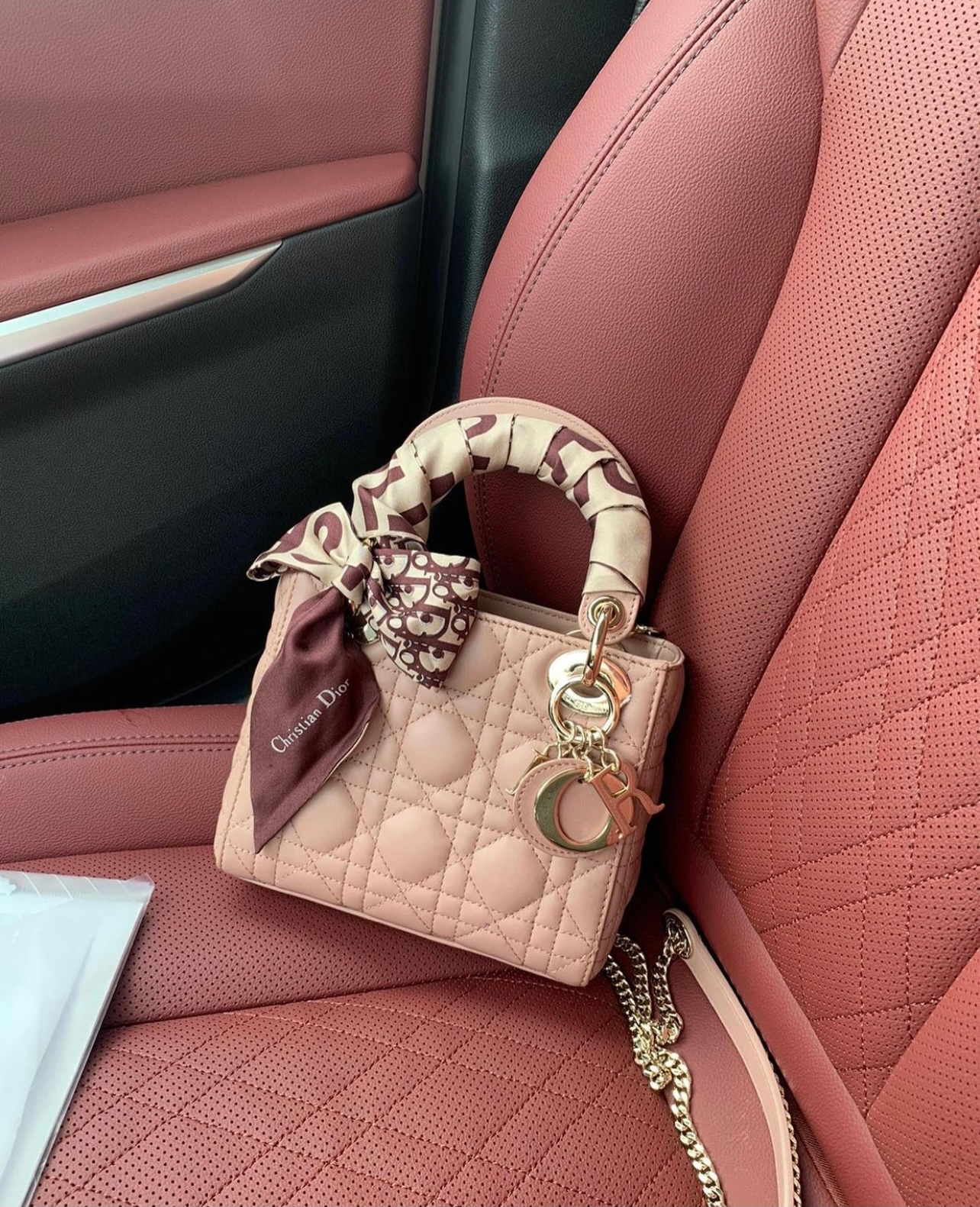 DIOR