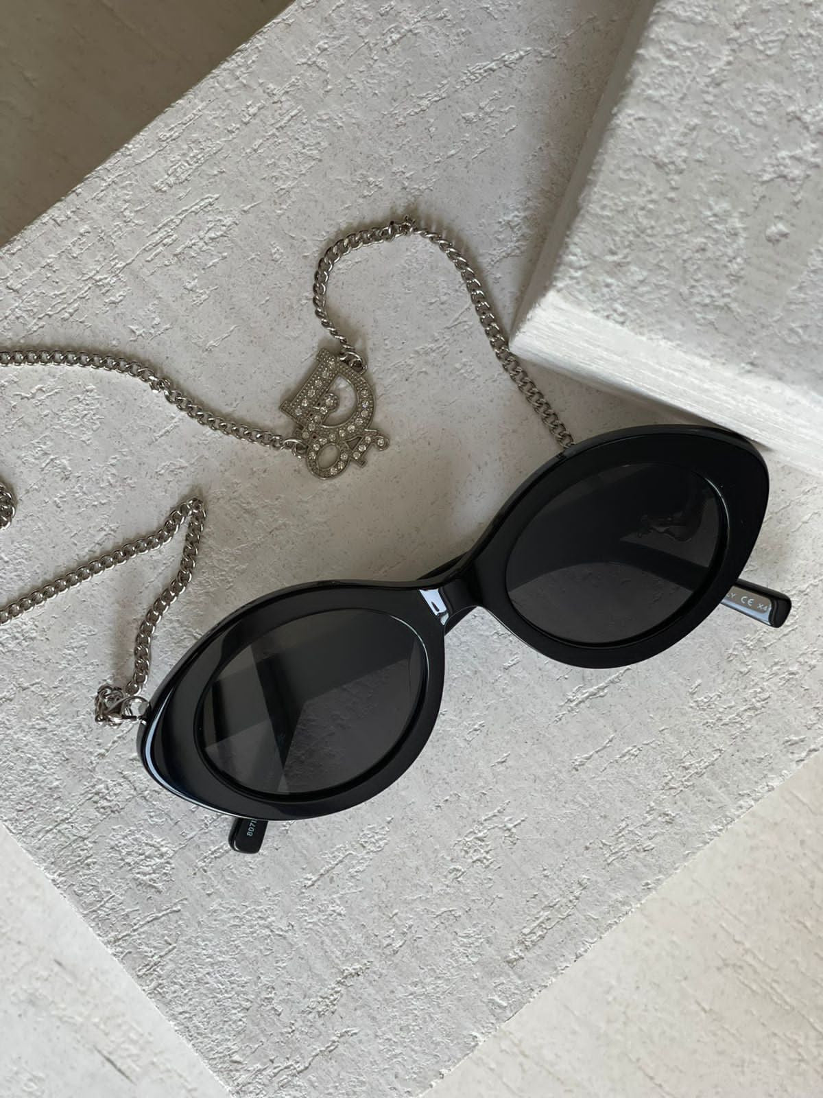 DIOR