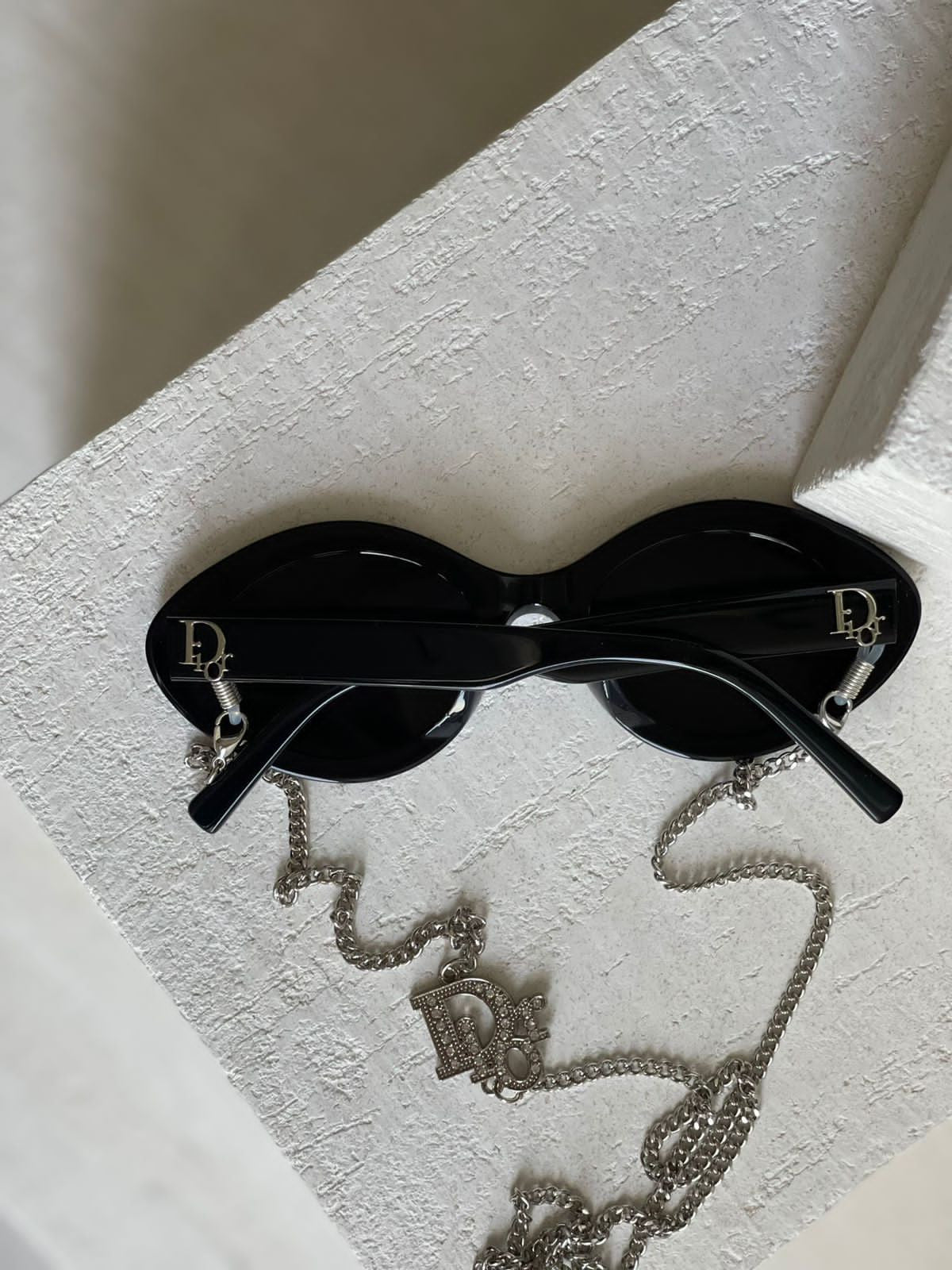 DIOR