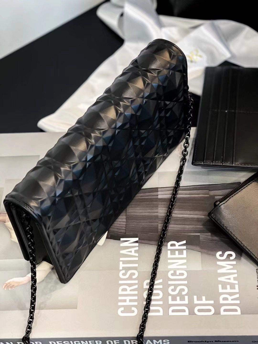 DIOR