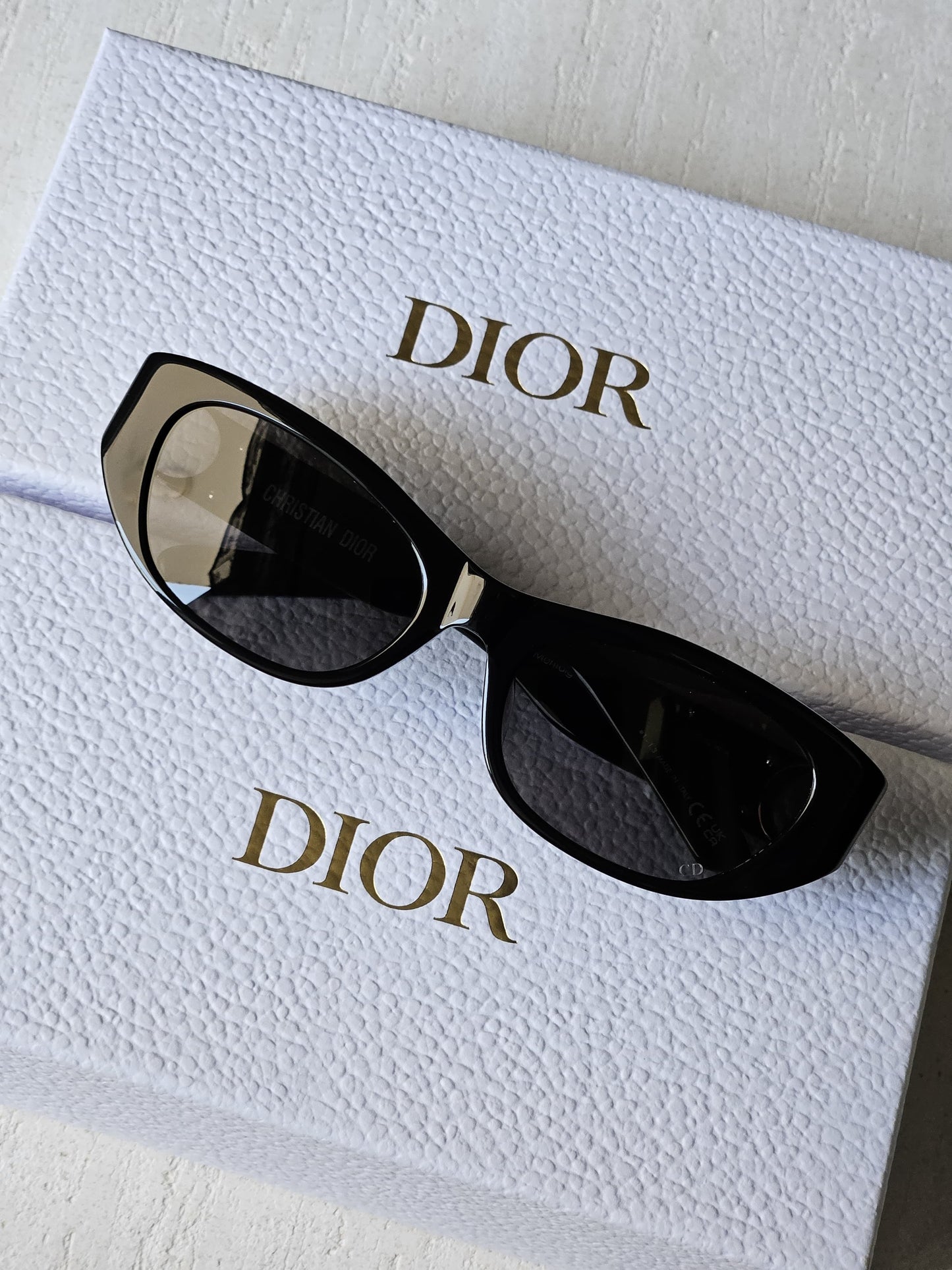 DIOR
