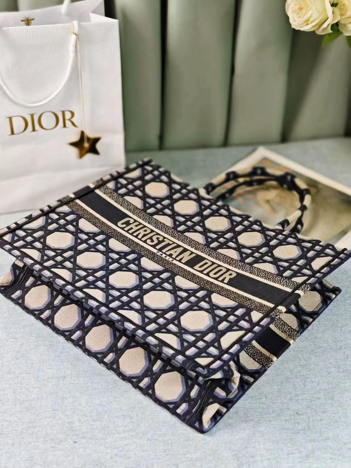 DIOR