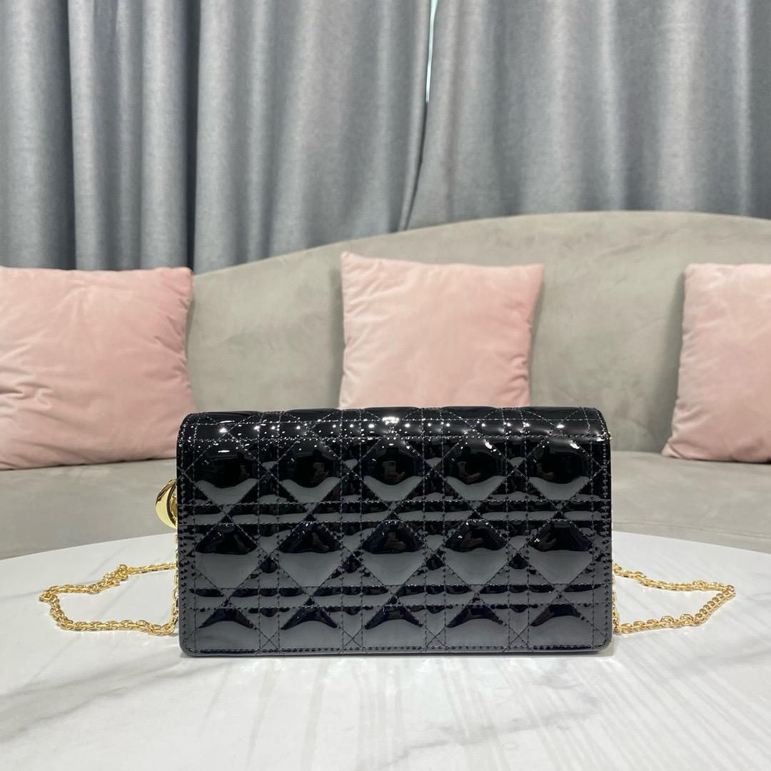 DIOR