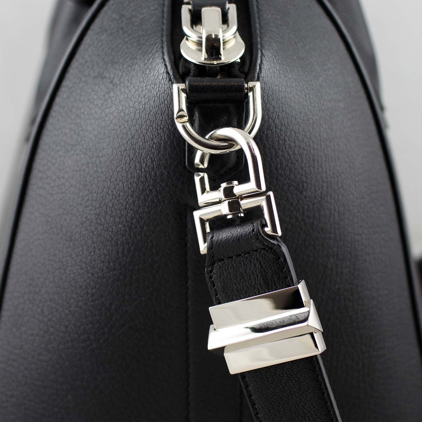 Givenchy Antigona Medium