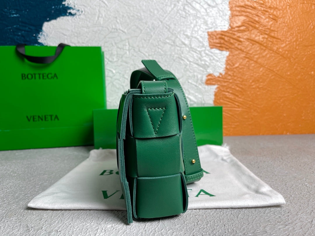 Top Quality Cassette Green, For Women, Women’s Bags 9.1in/23cm