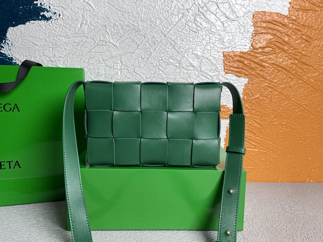 Top Quality Cassette Green, For Women, Women’s Bags 9.1in/23cm