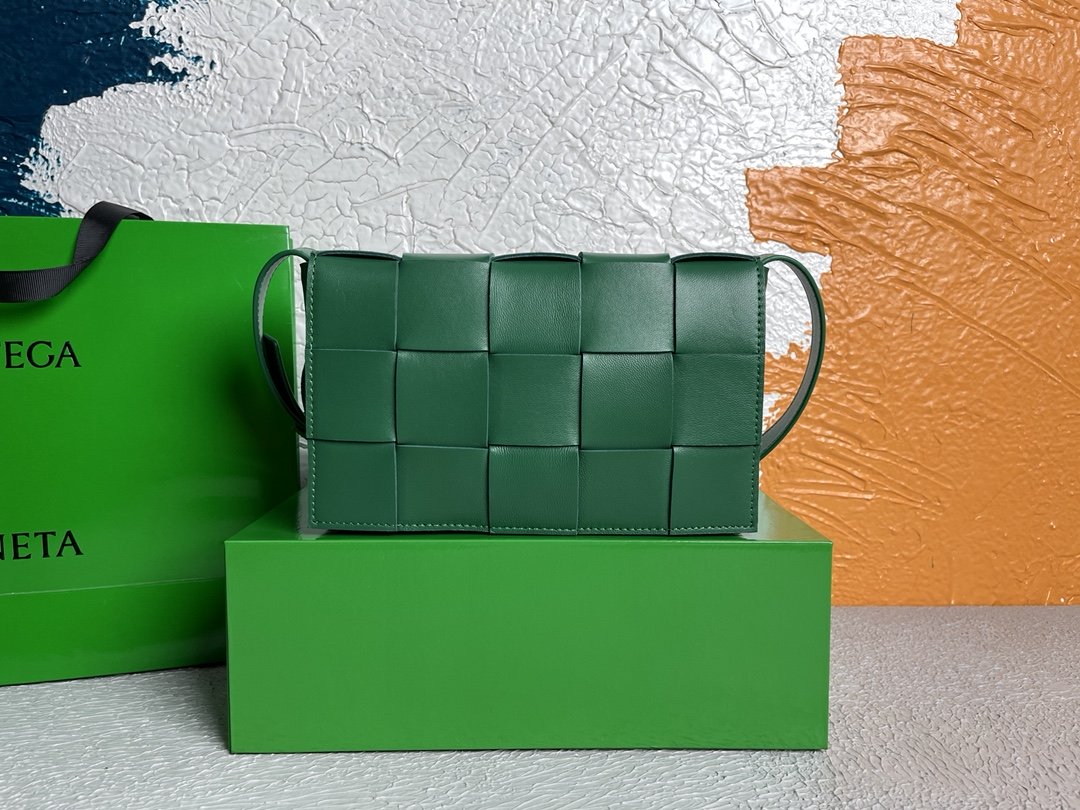 Top Quality Cassette Green, For Women, Women’s Bags 9.1in/23cm
