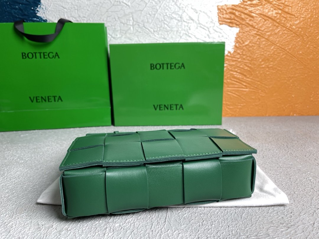Top Quality Cassette Green, For Women, Women’s Bags 9.1in/23cm