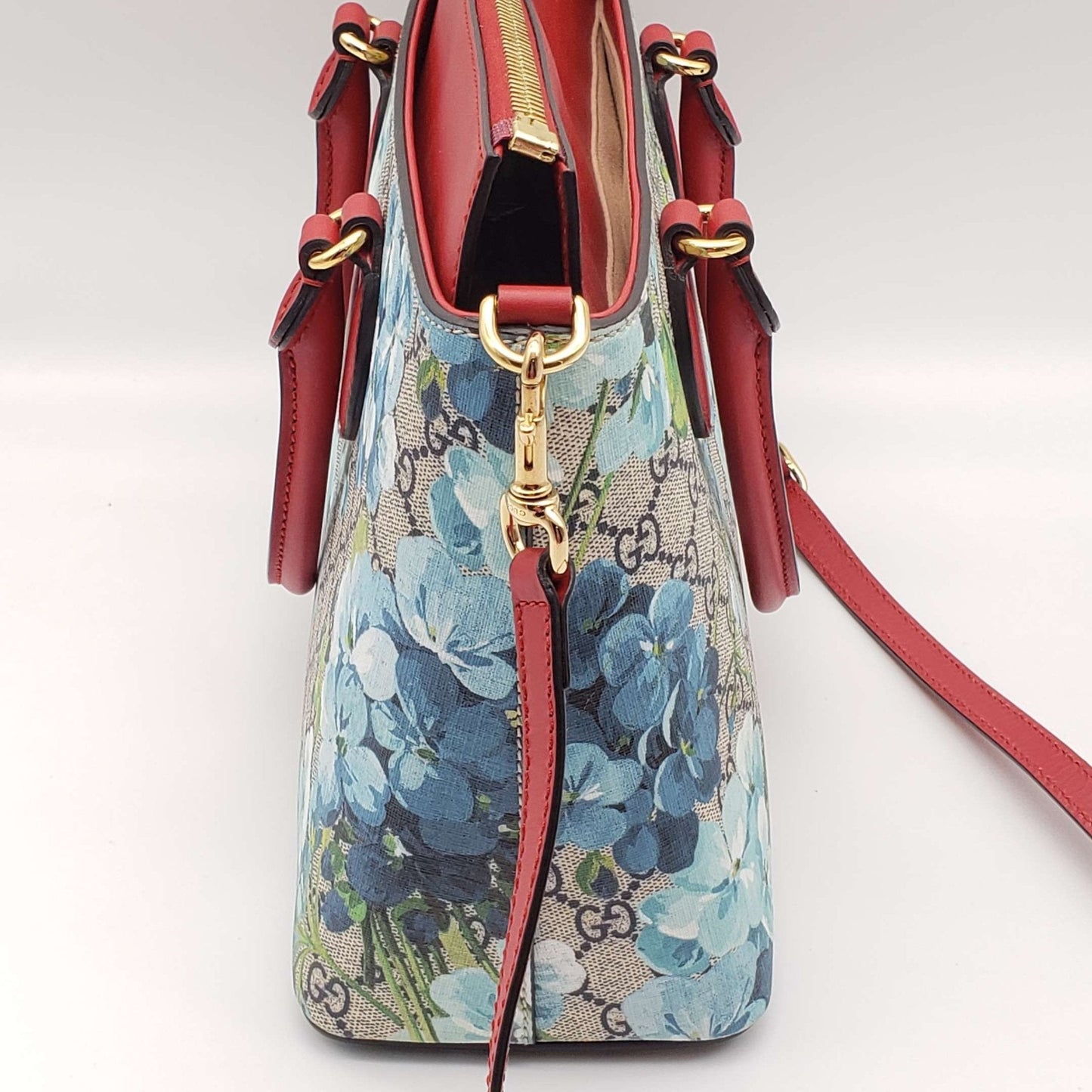 Gucci Supreme Floral Bloom Blue Hand Bag and Shoulder Bag