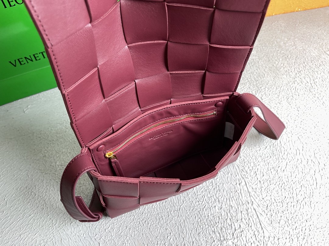 Top Quality Cassette Light Pink, For Women, Women’s Bags 9.1in/23cm