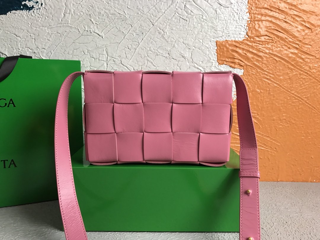 Top Quality Cassette Light Pink, For Women, Women’s Bags 9.1in/23cm