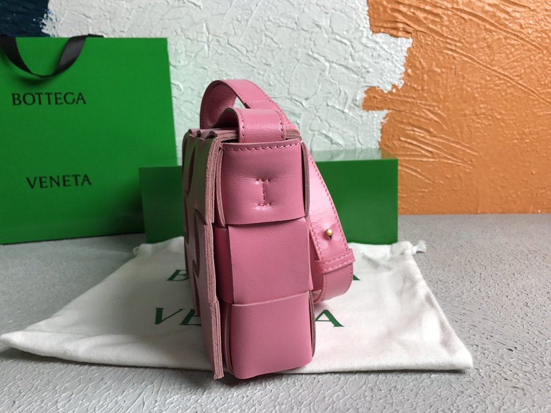 Top Quality Cassette Light Pink, For Women, Women’s Bags 9.1in/23cm