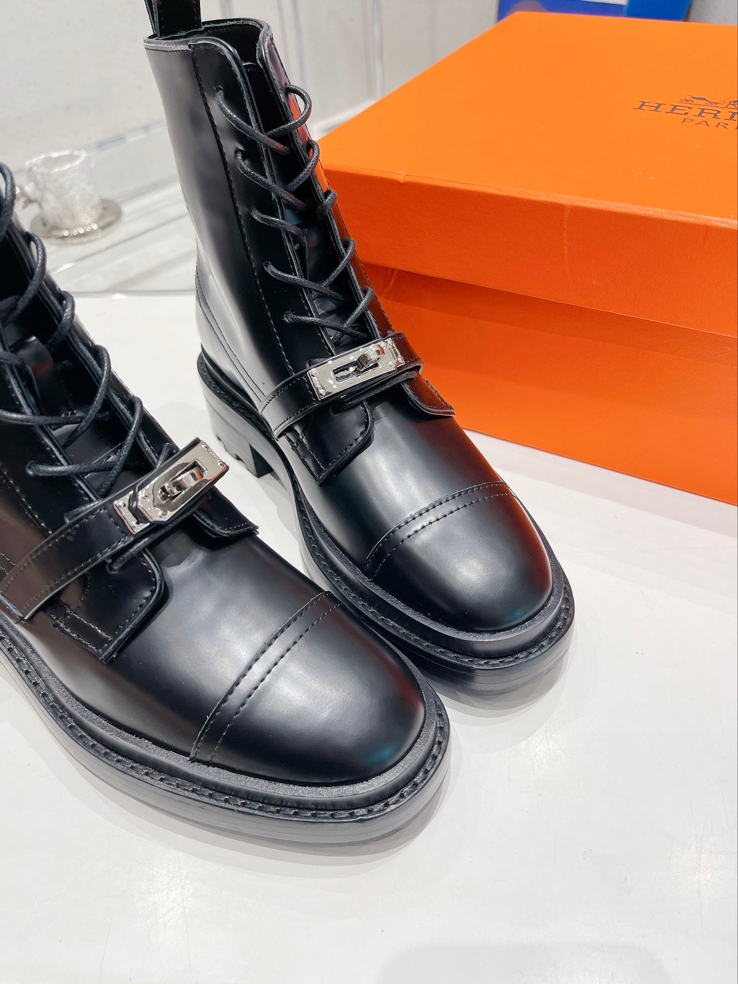 Luxury Shoes - Top QualityS - 657