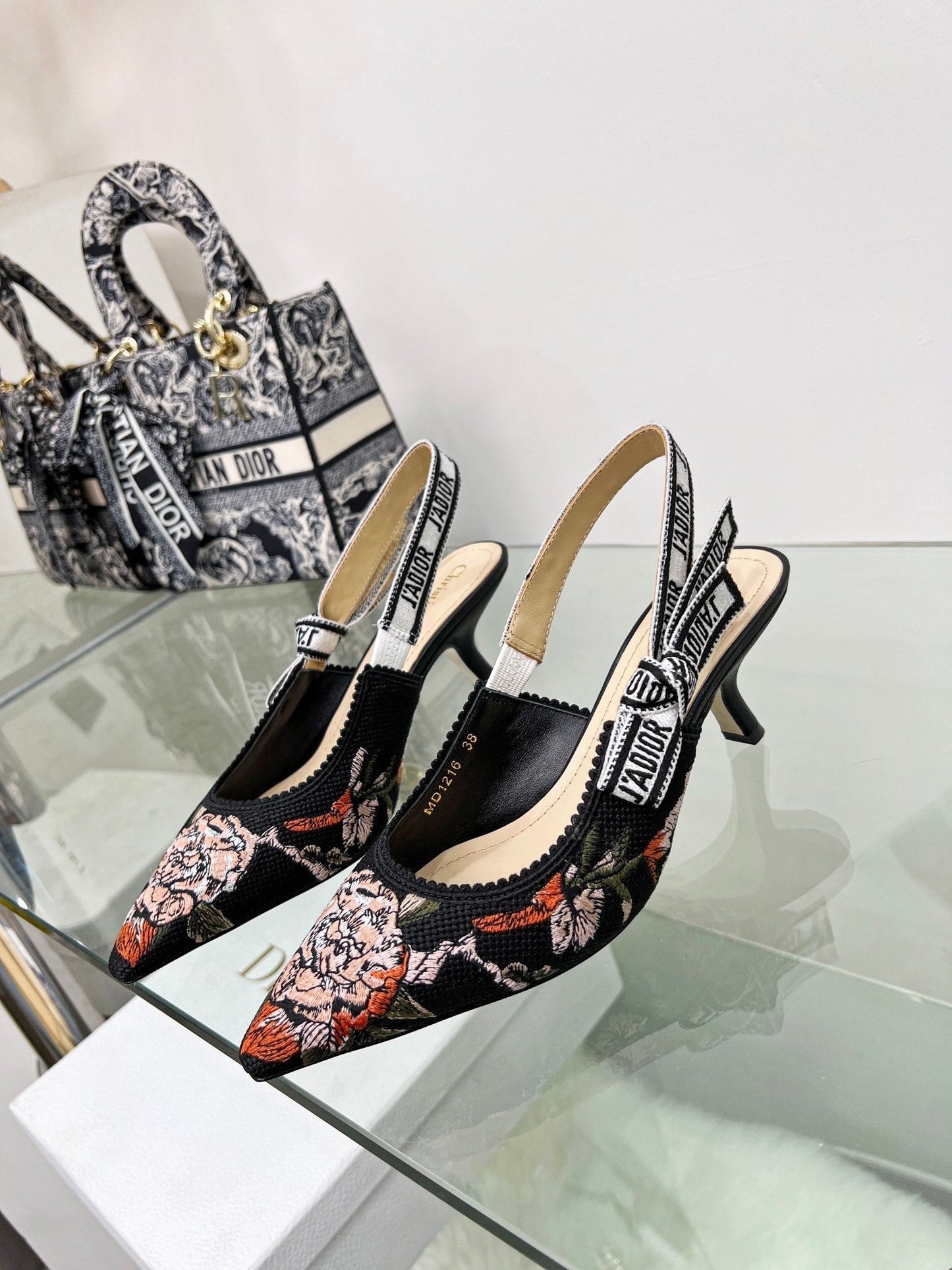 Luxury Shoes - Top QualityR - 423