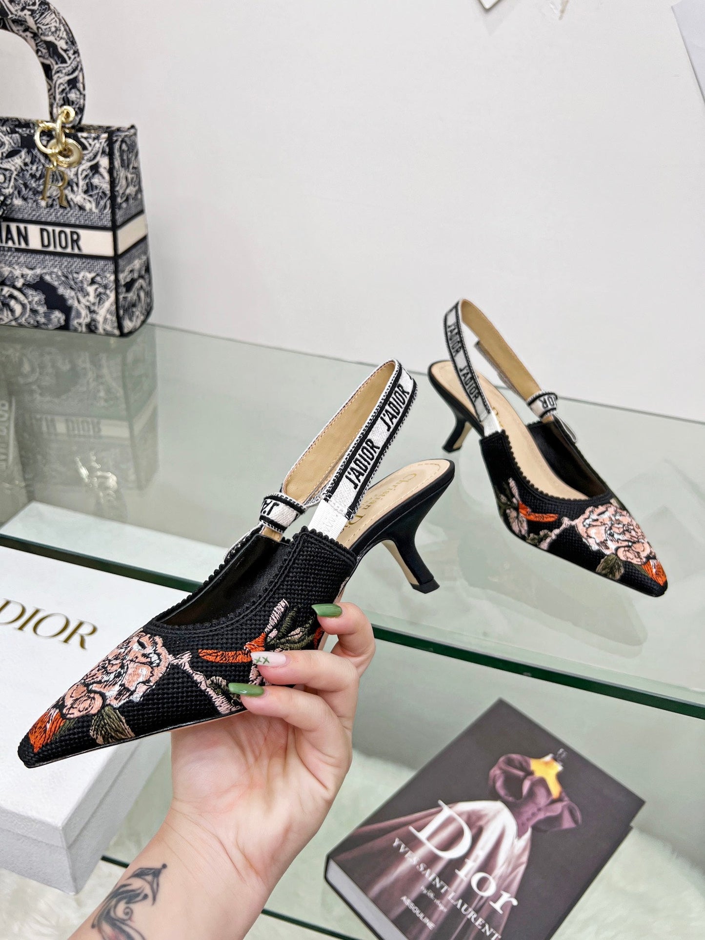 Luxury Shoes - Top QualityR - 423