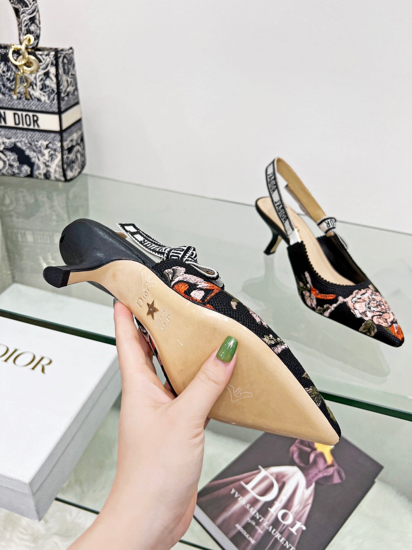Luxury Shoes - Top QualityR - 423