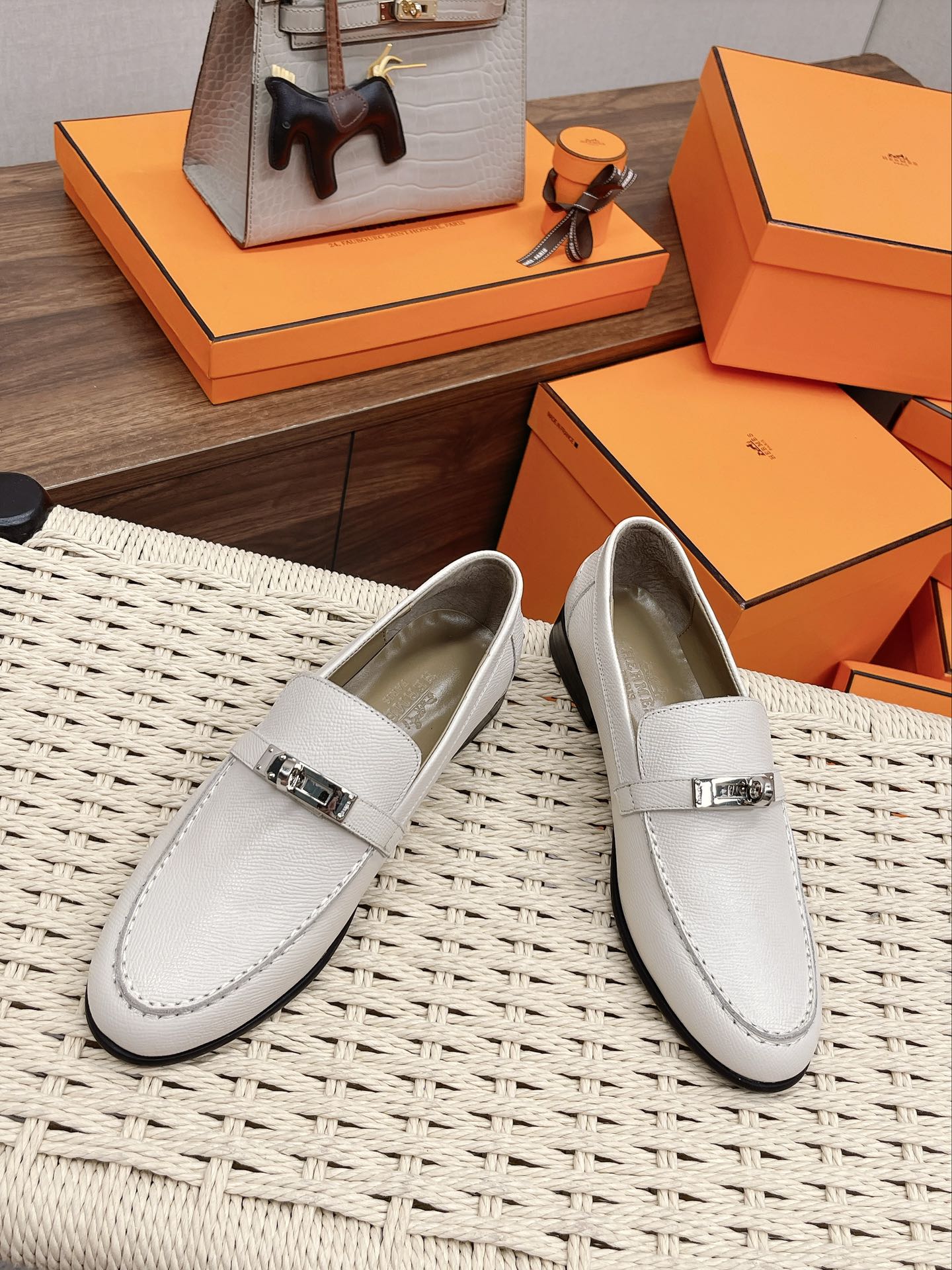Luxury Shoes - Top QualityS - 131