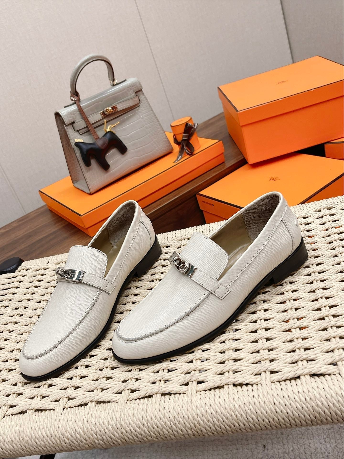 Luxury Shoes - Top QualityS - 131