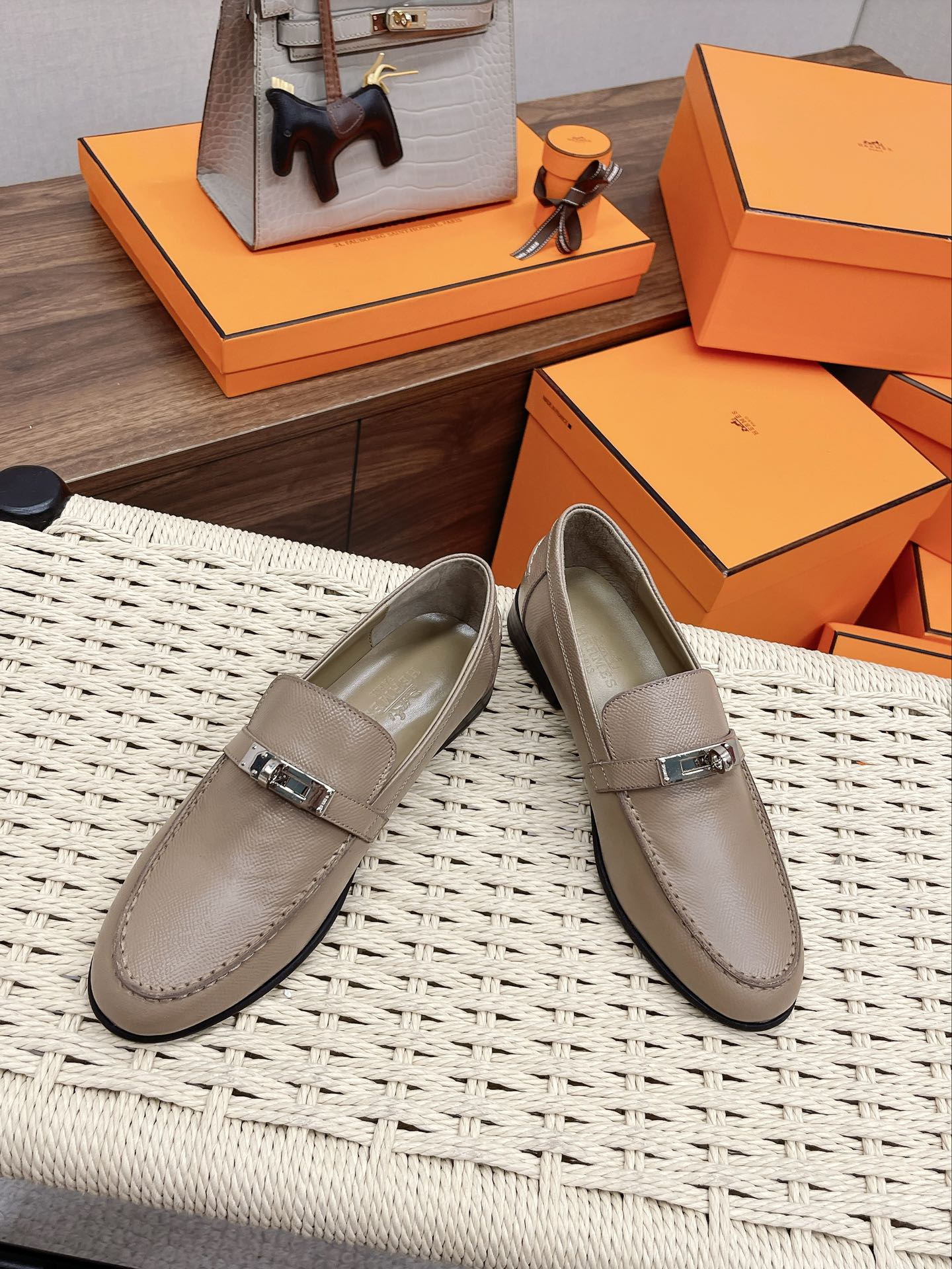 Luxury Shoes - Top QualityS - 137