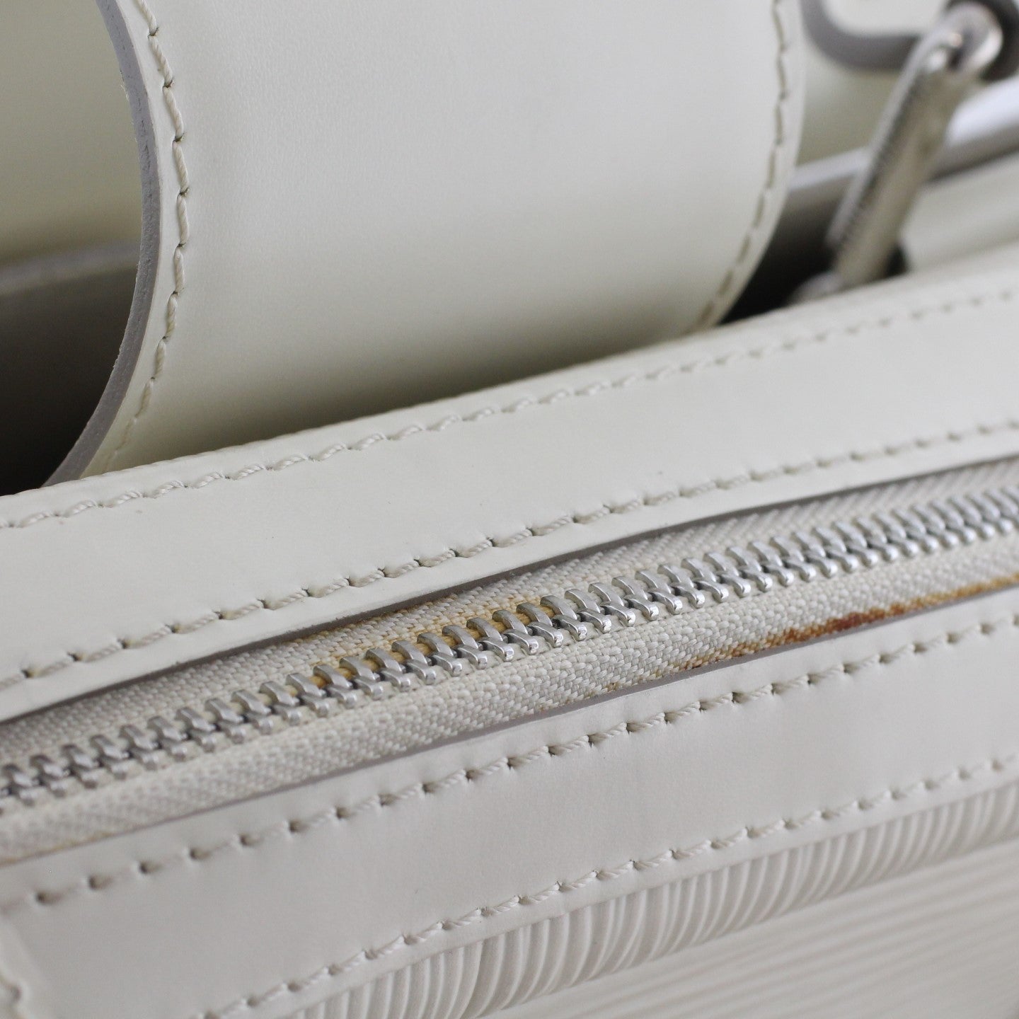 Louis Vuitton Montaigne Bowling GM Epi
