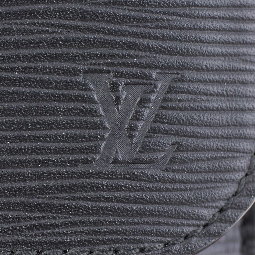 Louis Vuitton Neo Belaia Clutch Epi