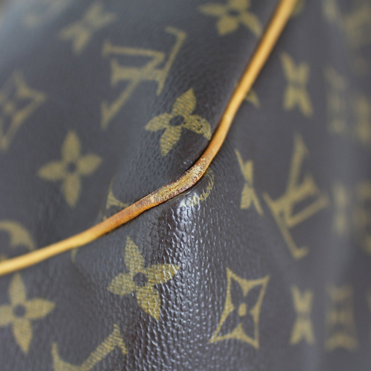 Louis Vuitton Batignolles Vertical PM Monogram