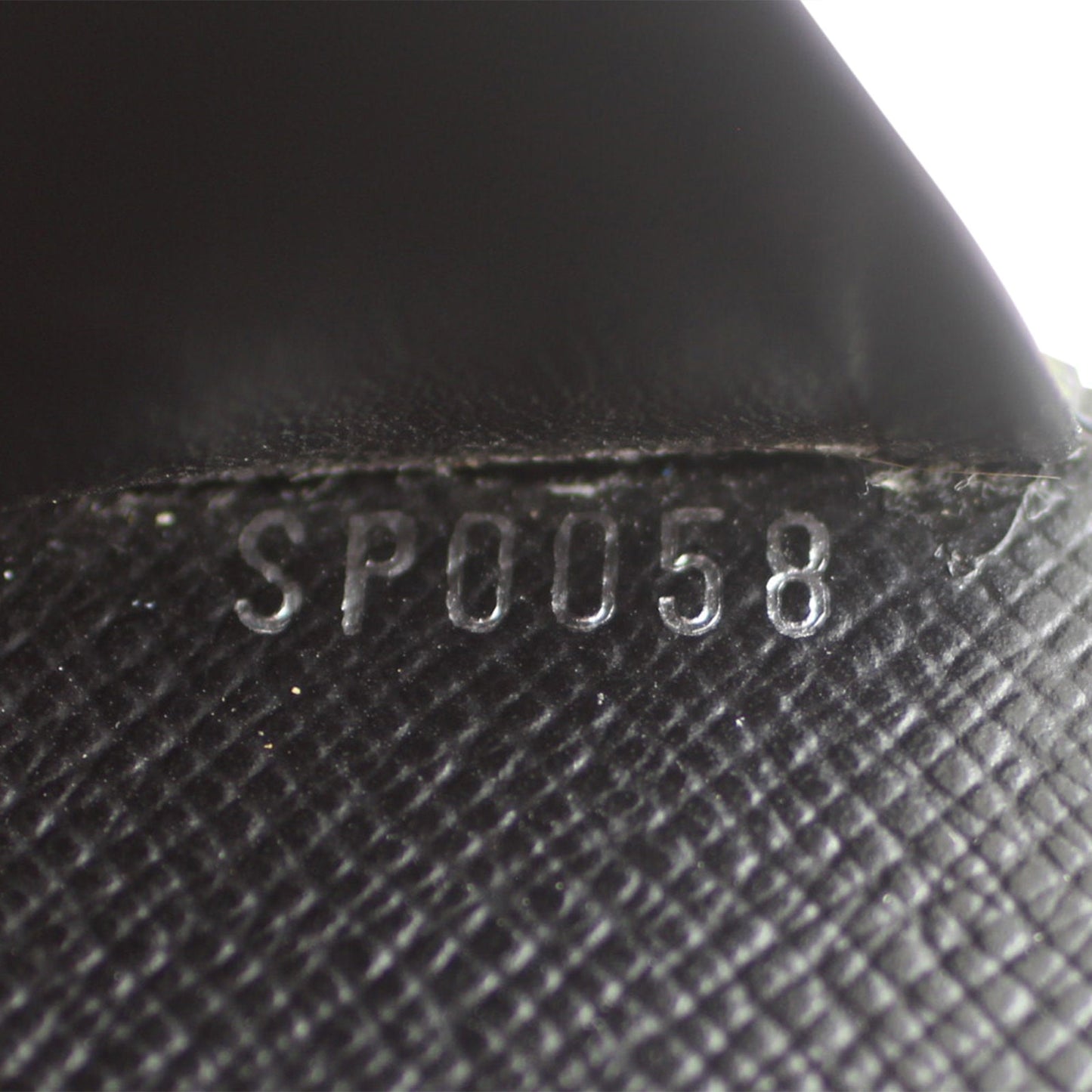 Louis Vuitton Medium Ring Agenda Cover