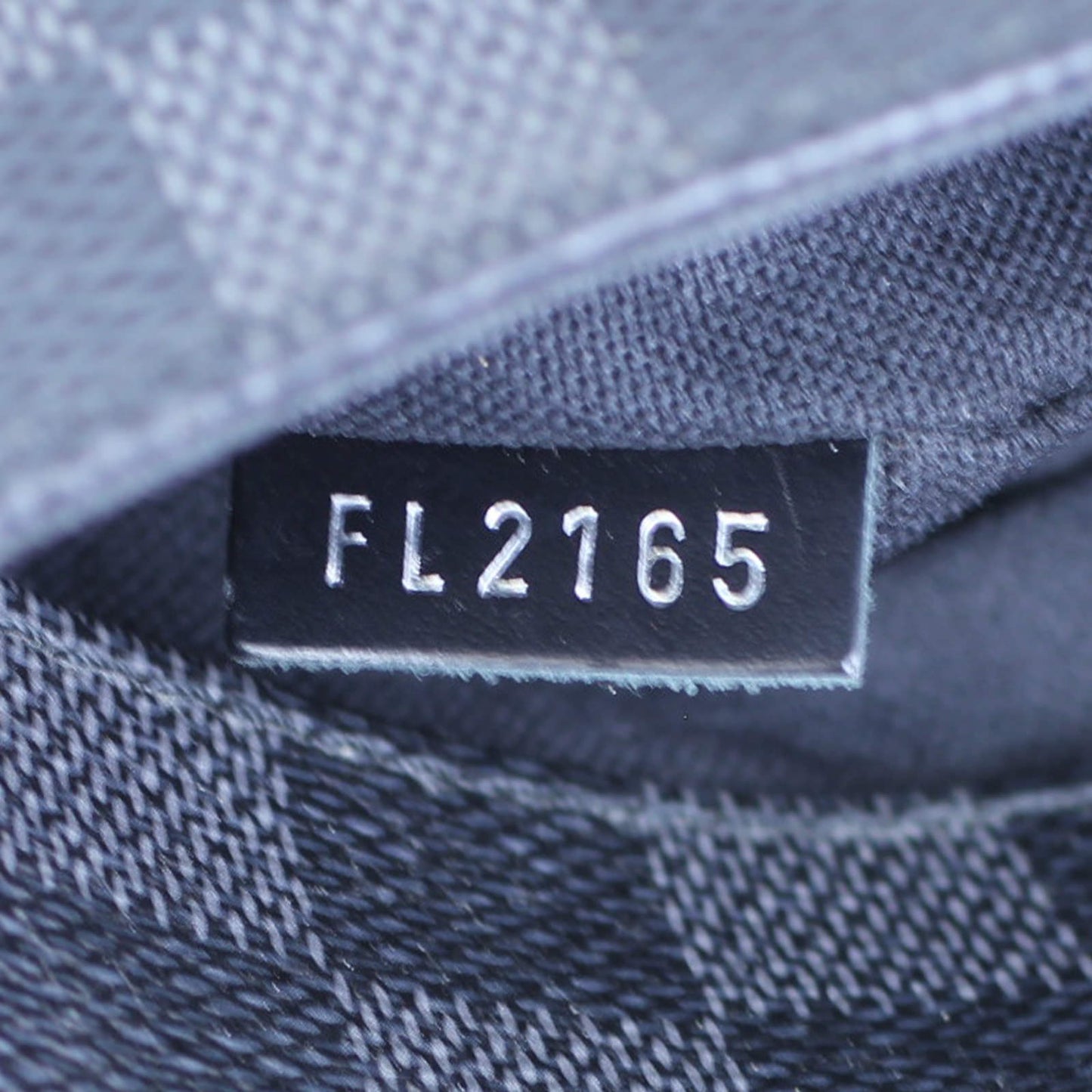Louis Vuitton District PM Messenger Damier Graphite