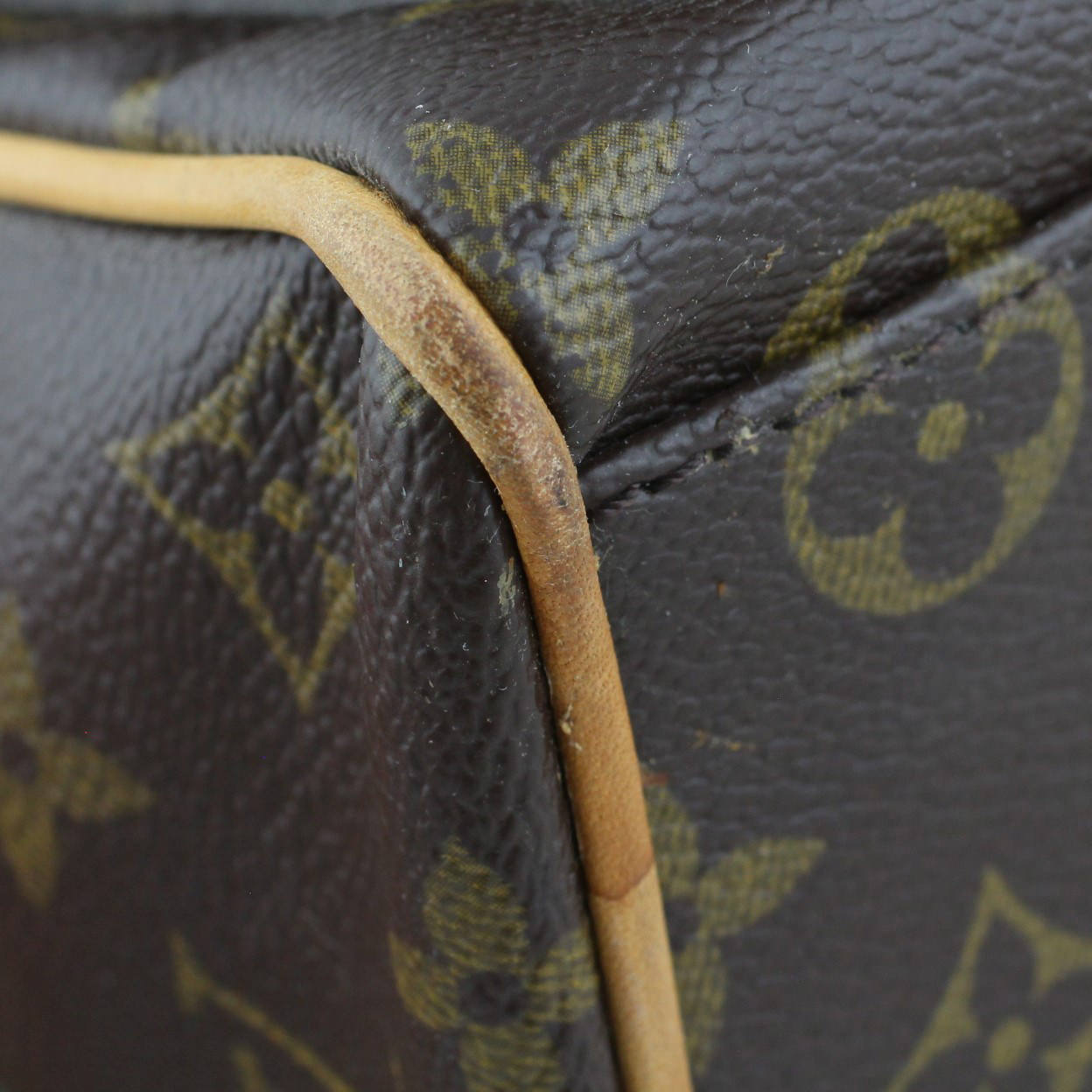 Louis Vuitton Manhattan PM Monogram