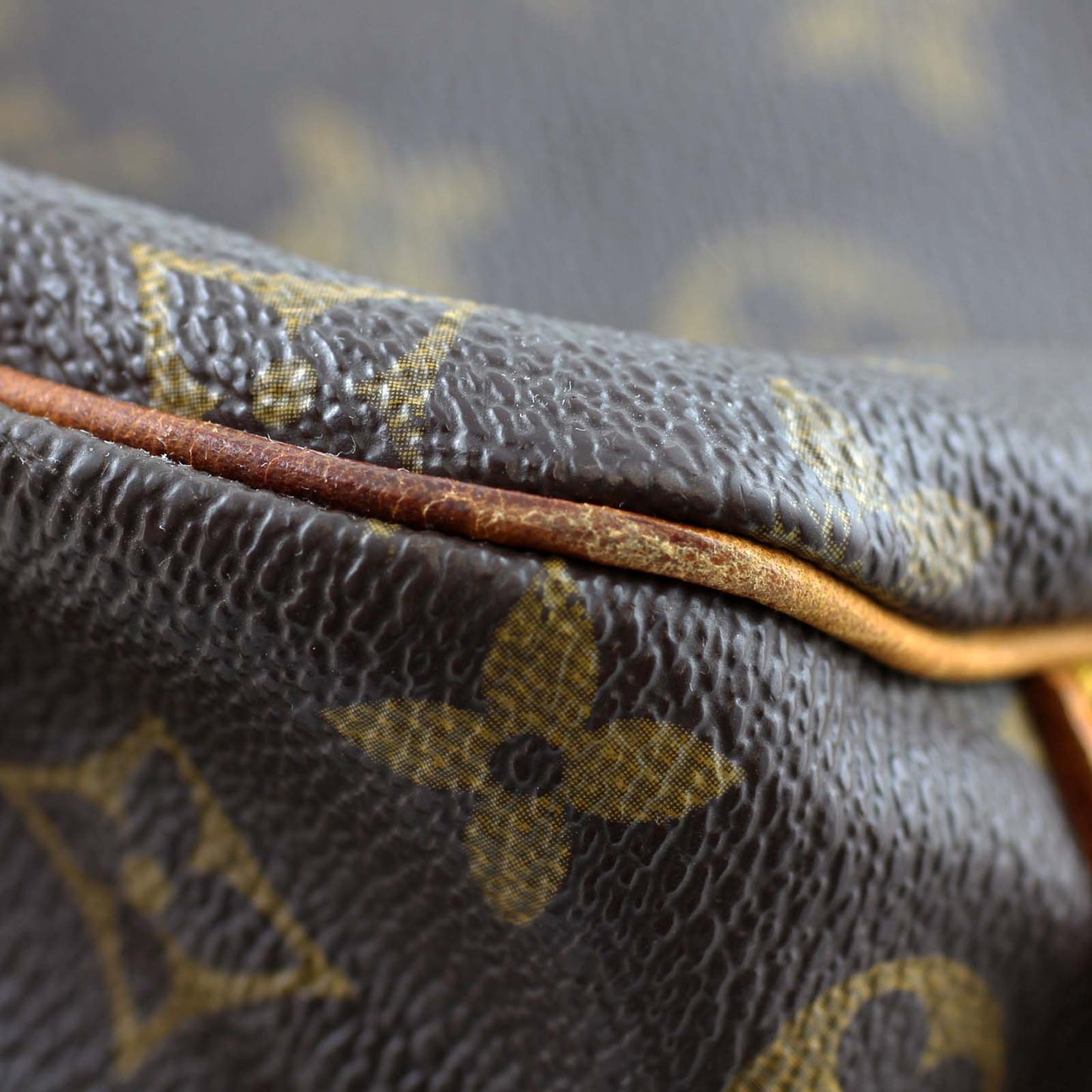 Louis Vuitton Saumur 30