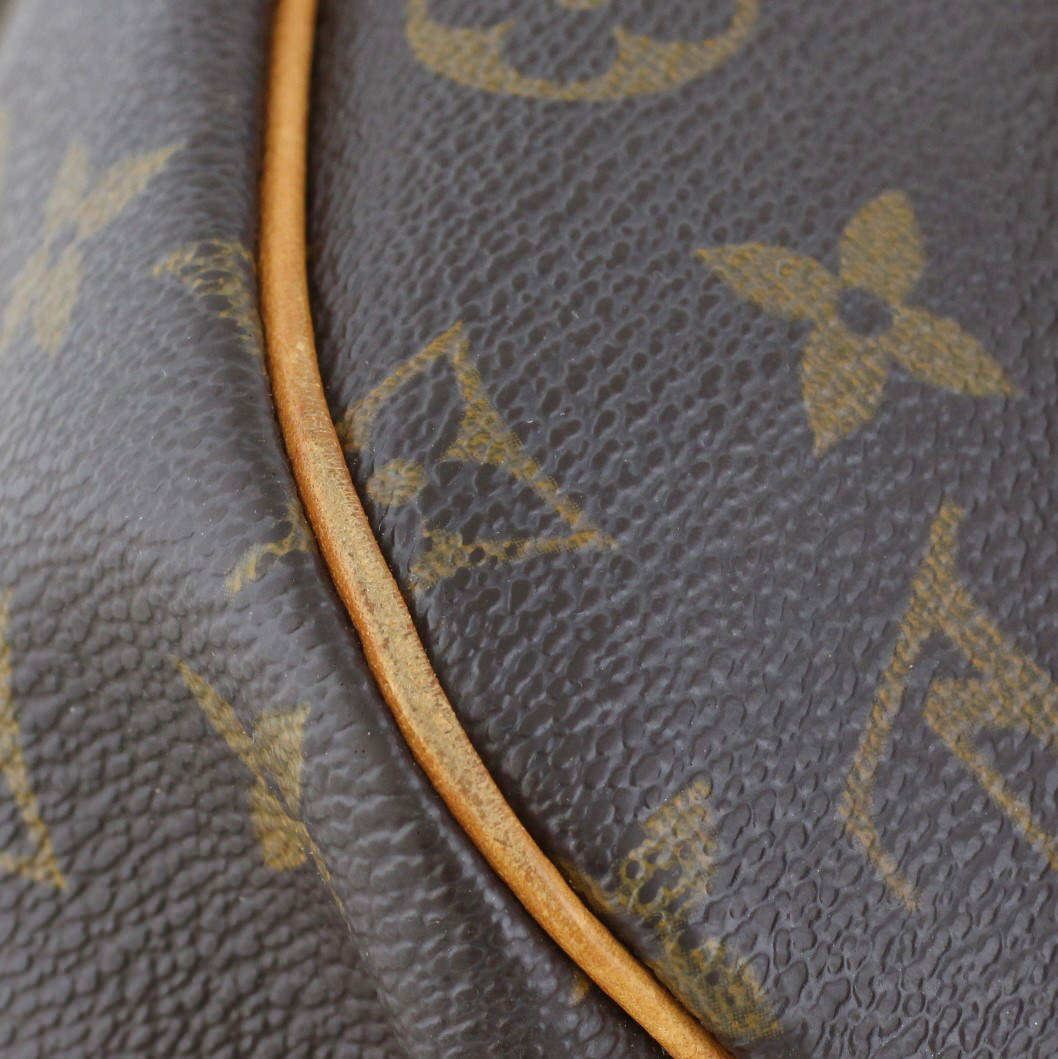 Louis Vuitton Saumur 30