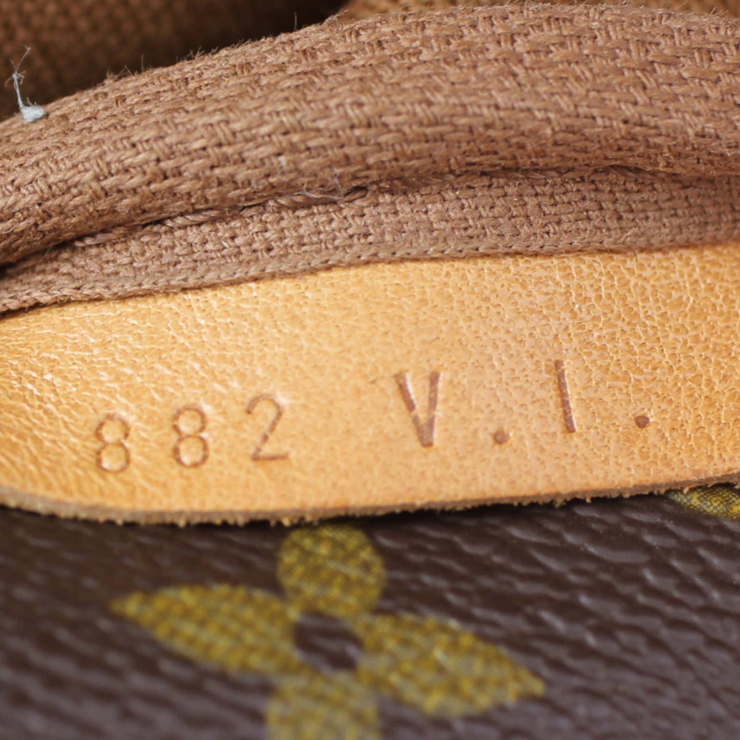 Louis Vuitton Saumur 43 Monogram