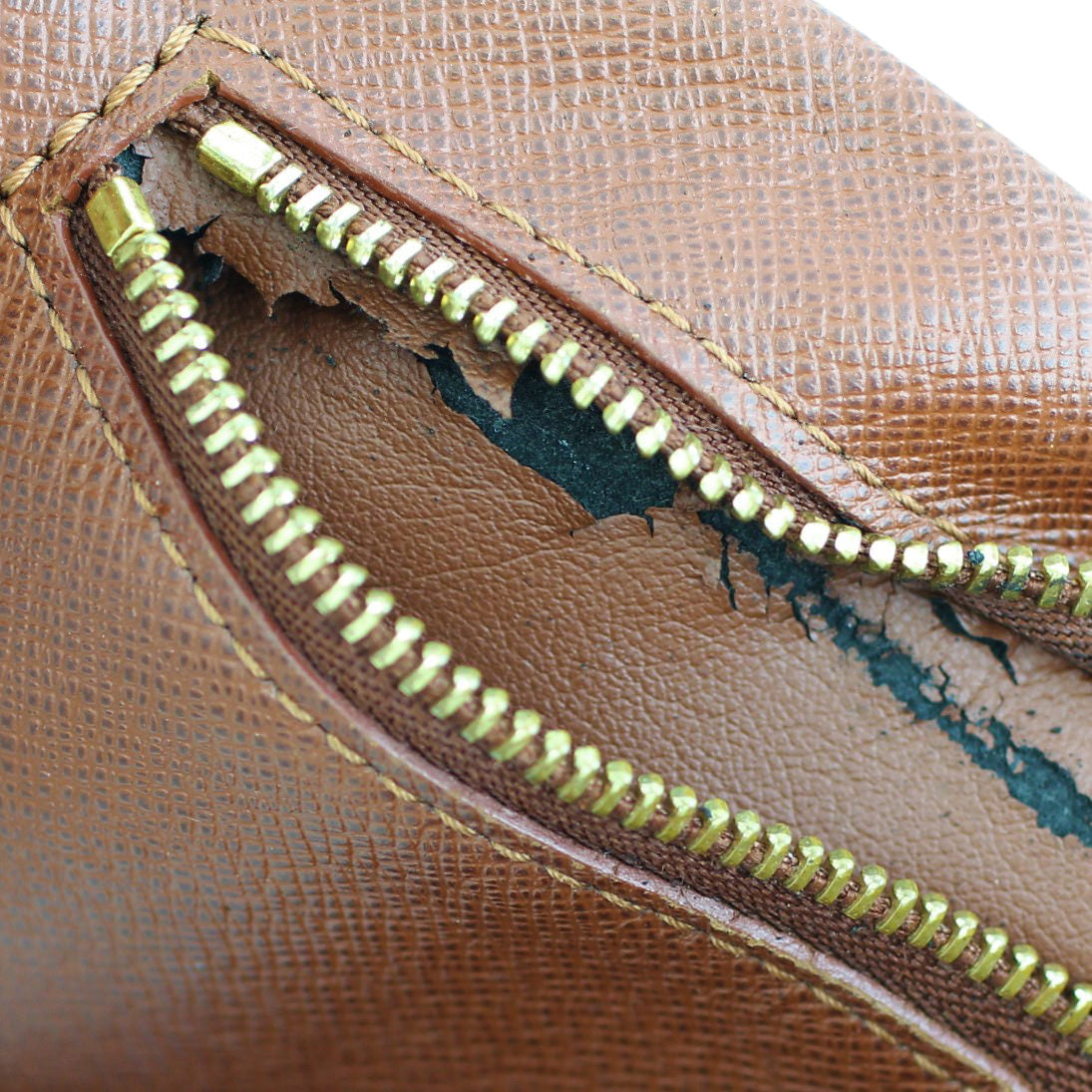 Louis Vuitton Trocadero 30 Monogram