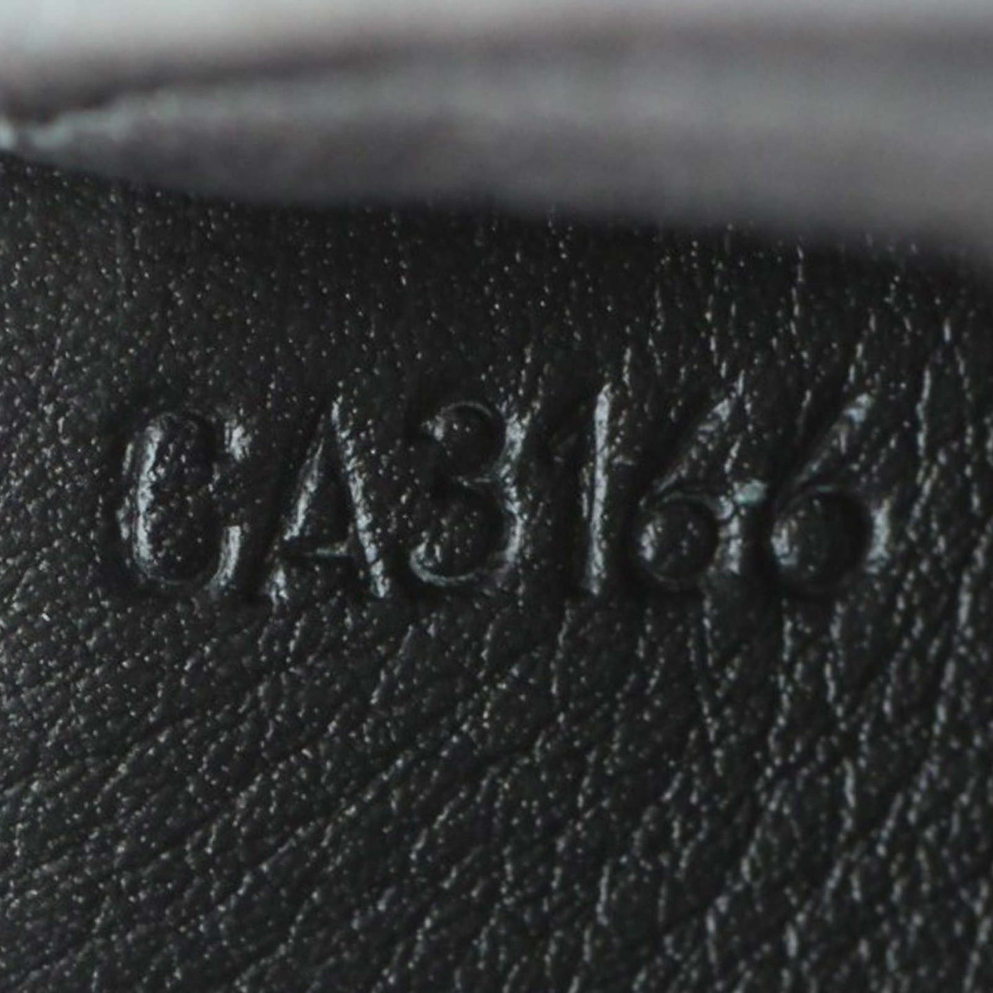 Louis Vuitton Vertical Zippy Wallet Taurillon