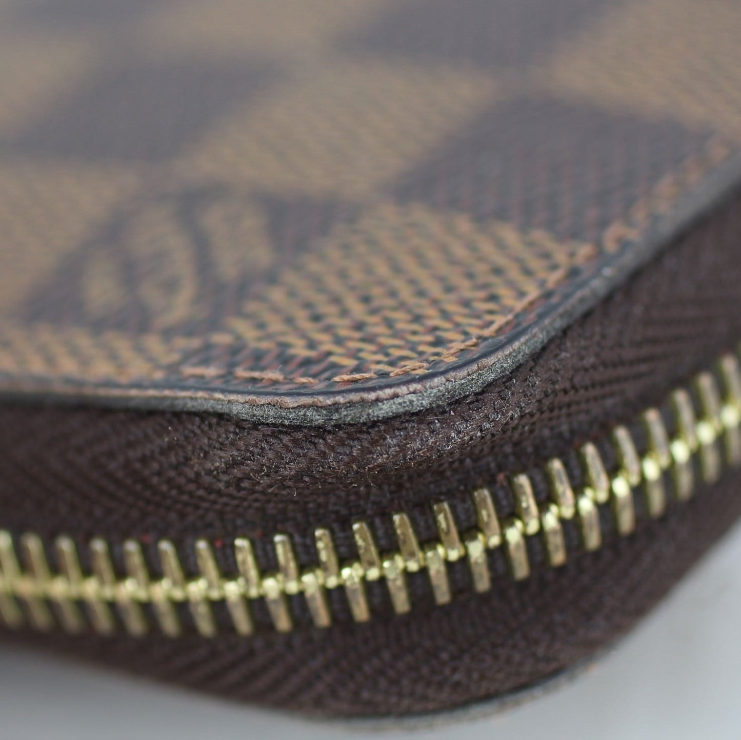 Louis Vuitton Zippy Wallet Damier Ebene