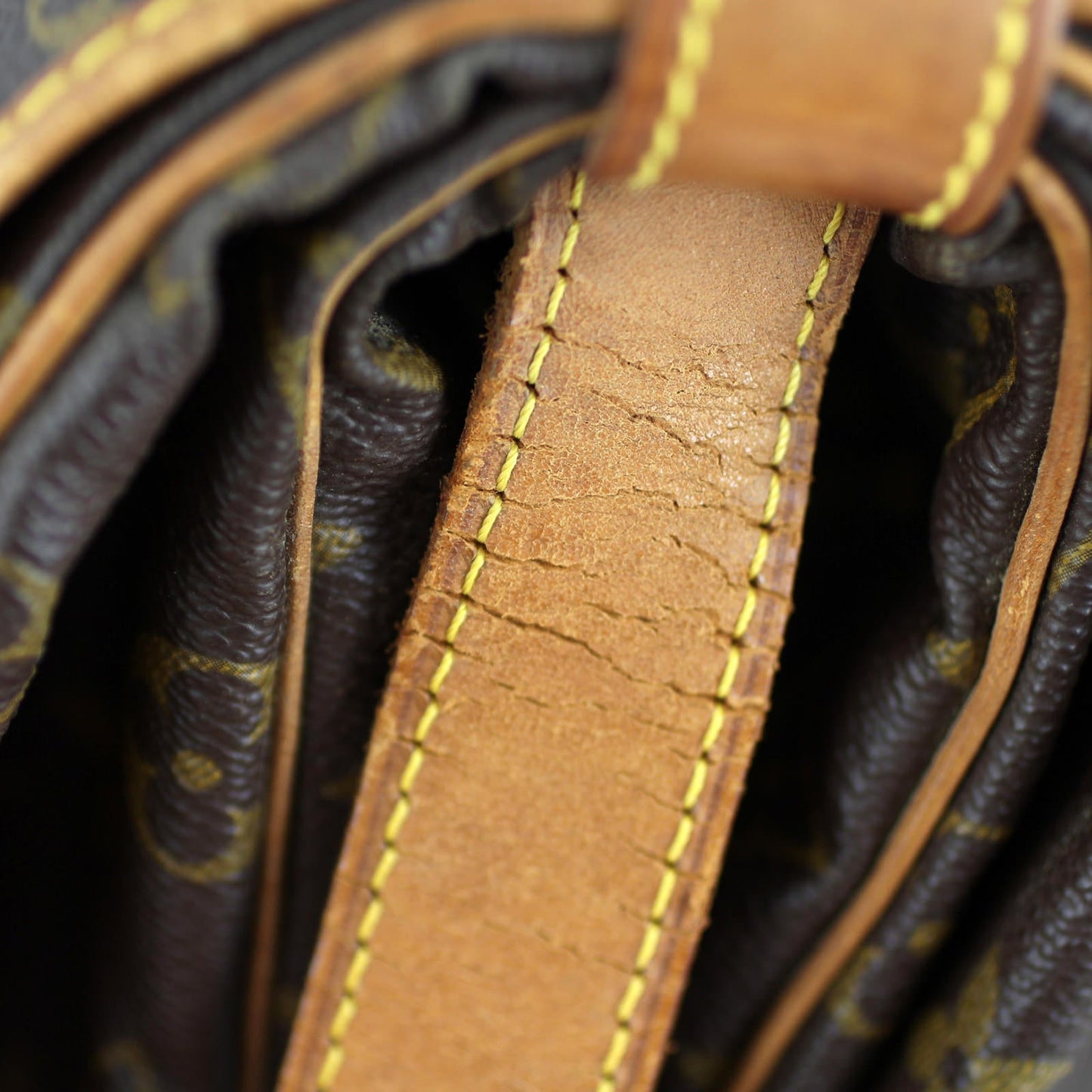 Louis Vuitton Saumur 35 Monogram