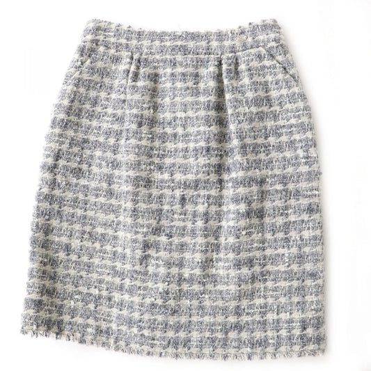 CHANEL skirt Main: 50% wool, Main: 25% nylon, Main: 15% rayon, Main: 10% cashmere, Lining: 100% silk Light gray x white x glitter (tweed) Women 34