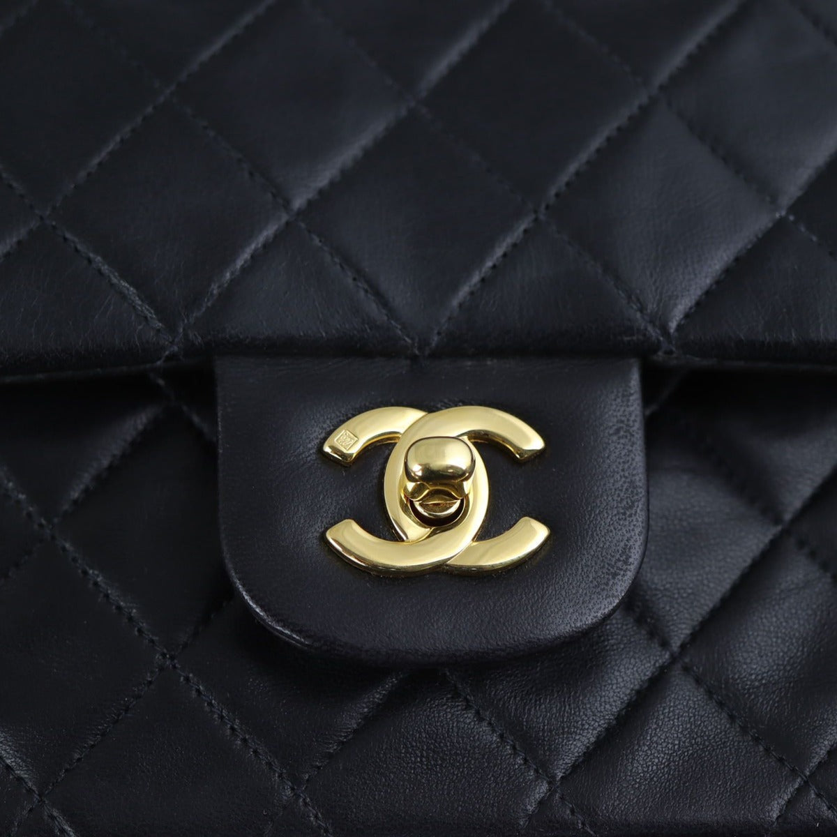 Chanel Classic Double Flap Medium | 5 Series