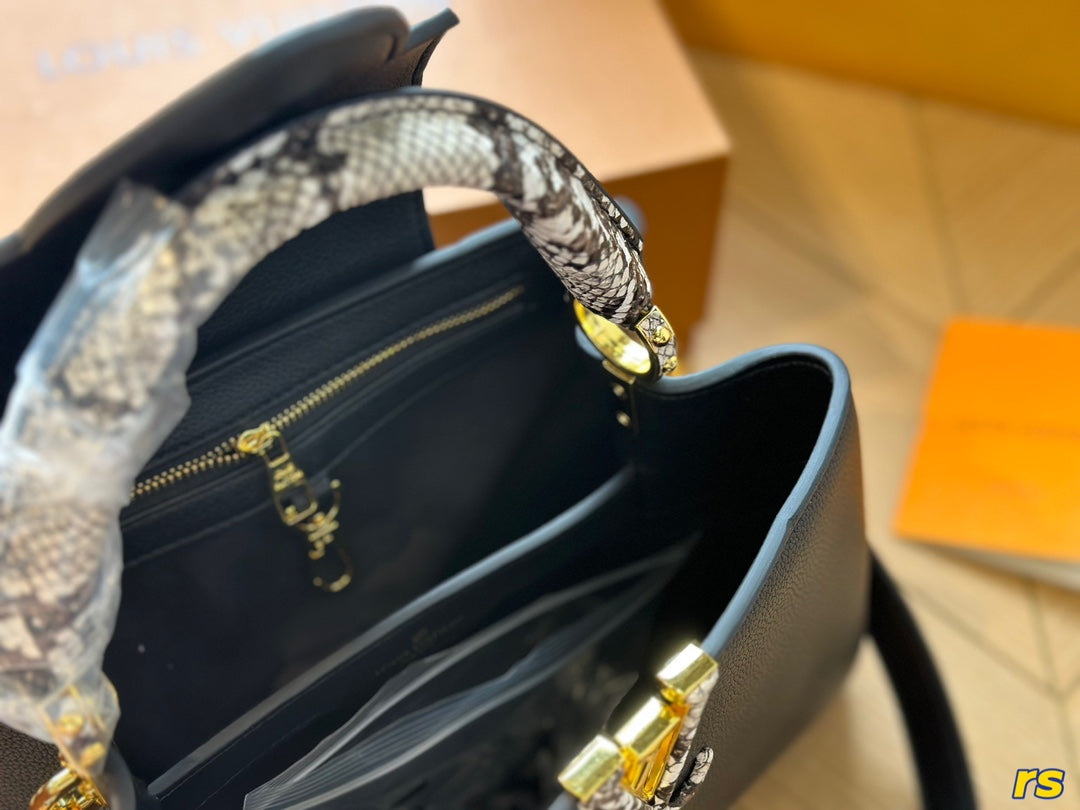 Louis Vuitton Capucines Handbag( 27cm)