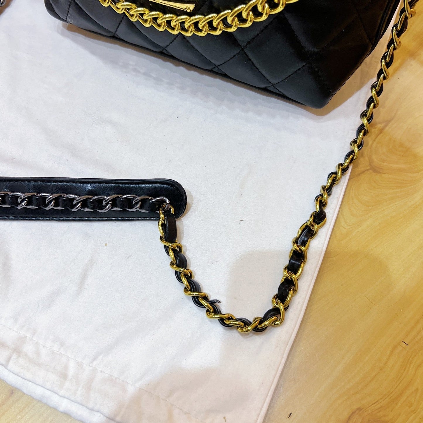 Ysl  Yves Saint Laurent Handbags