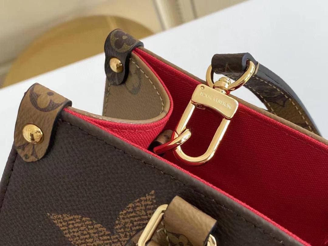 Top Quality OnTheGo PM Monogram Canvas For Women,  Shoulder Bags 9.8in/25cm Top Quality