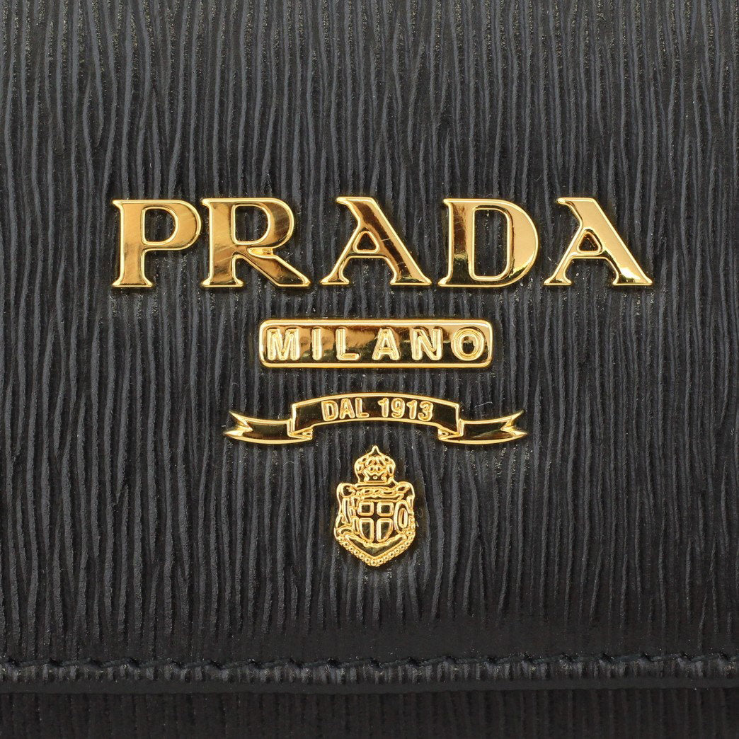 Prada Vitello Move Wallet on Chain