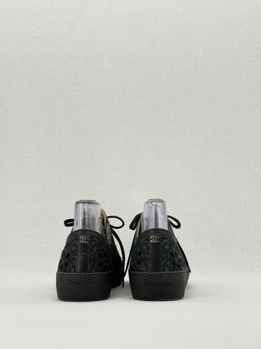CHANEL Camellia Black Size EU 39 Sneakers