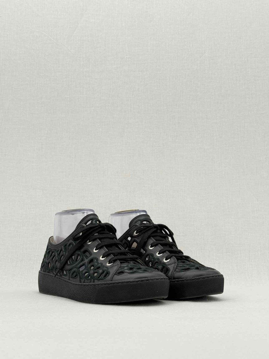 CHANEL Camellia Black Size EU 39 Sneakers