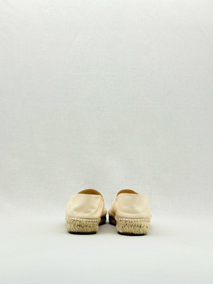CHANEL Espadrille Off-white CC Logo Size EU 39 Flats