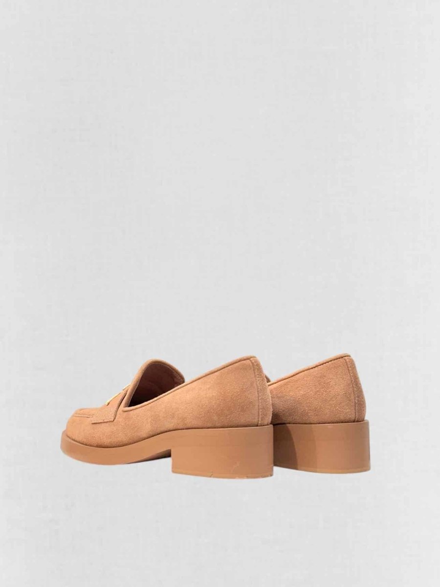 CHANEL Pink Size EU 37.5 Loafers