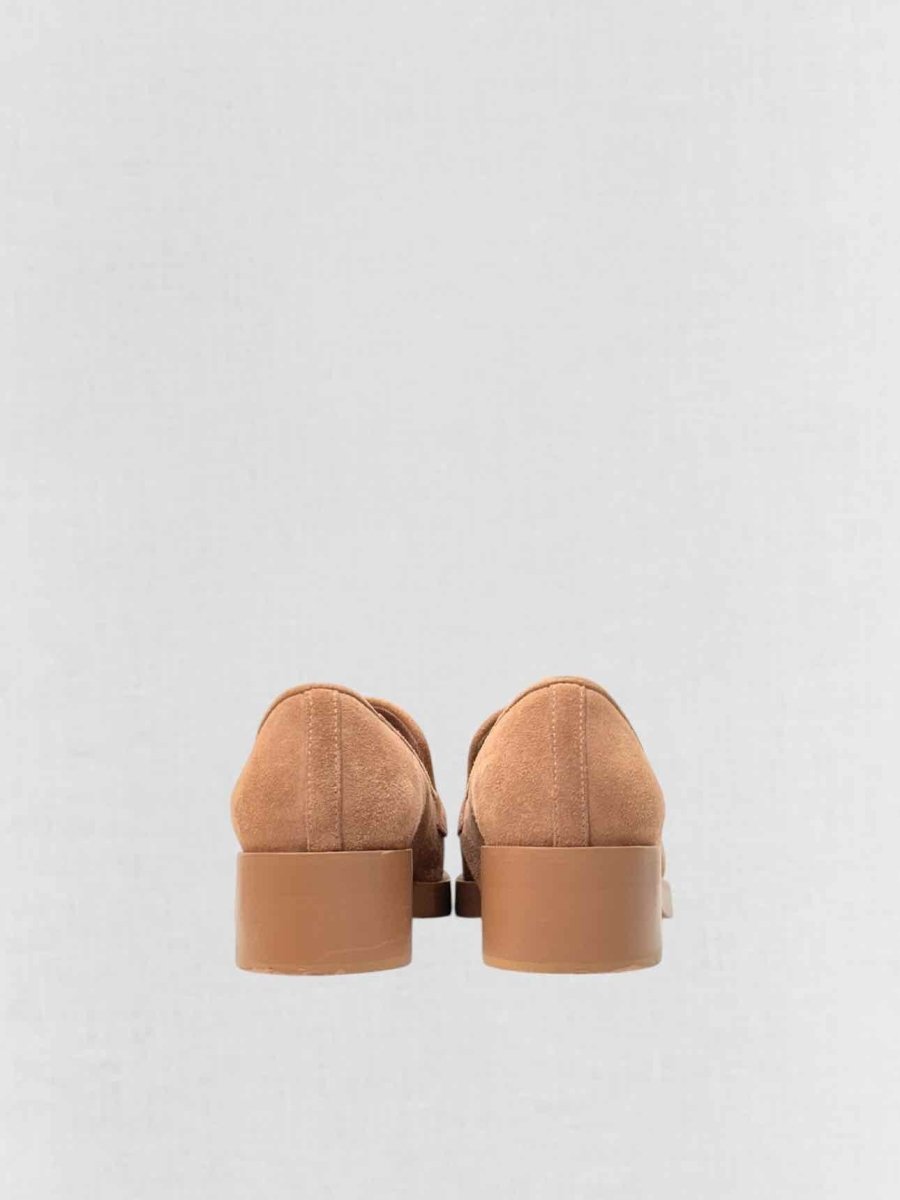 CHANEL Pink Size EU 37.5 Loafers